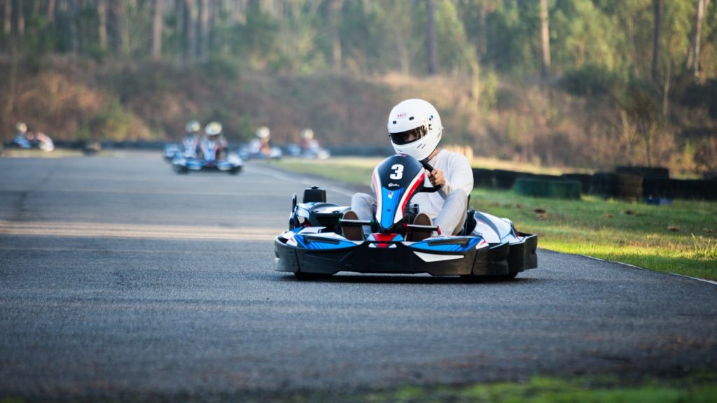 Karting, une activité favorable à votre enfant