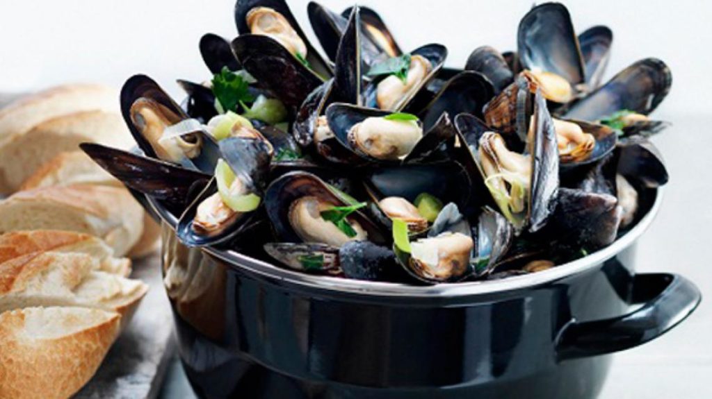 Comment bien préparer des moules ?