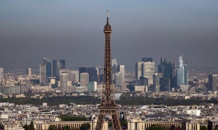 Pourquoi Paris est-il un lieu privilégié pour les affaires et les opportunités de travail?