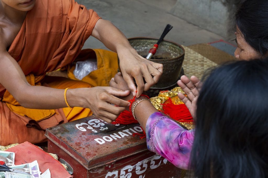 4 Raisons Pour Lesquelles Vous Devez Porter Des Bracelets À Cordes Tibetain