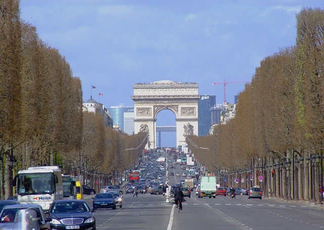 Domiciliez facilement votre entreprise à Paris.