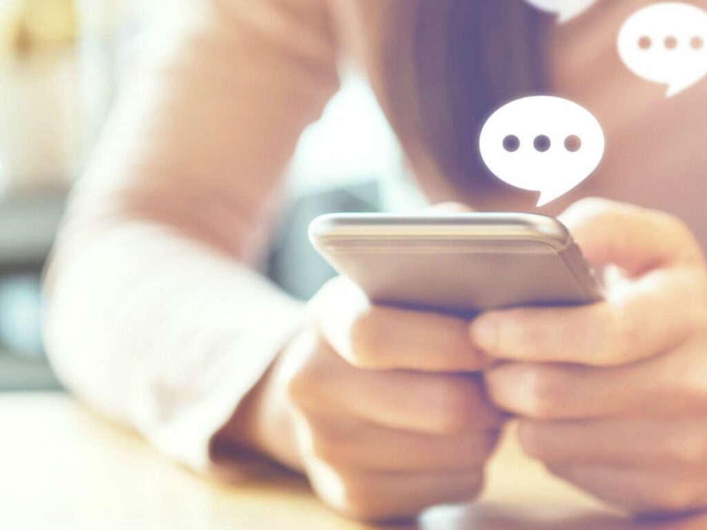 Pourquoi envoyer des SMS en ligne c'est rapide, efficace et facile