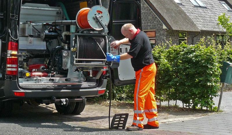 Quand faire appel à un service de débouchage d’égouts dans la province de Hainaut ?