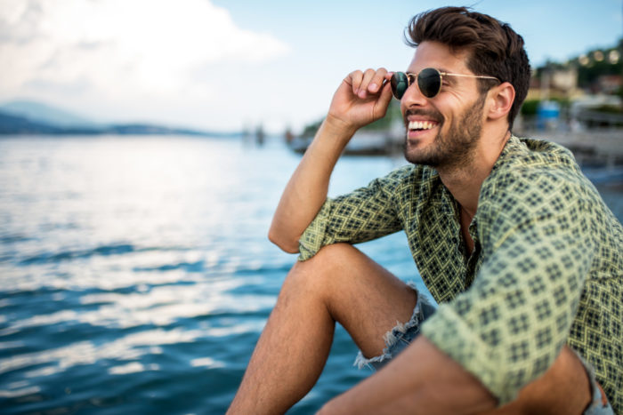 Fixation des lunettes et lunettes de soleil Ray Ban