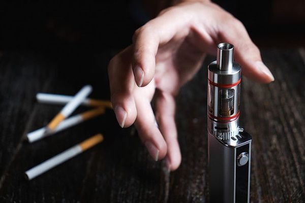 Choisir les cigarettes électroniques plutôt que les cigarettes traditionnelles