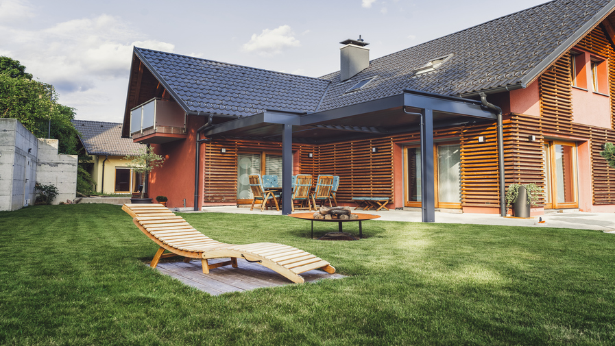 En quoi une maison en bois est supérieure à une maison en briques ?