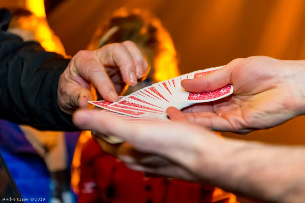 4 bonnes idées pour faire intervenir en close-up un magicien