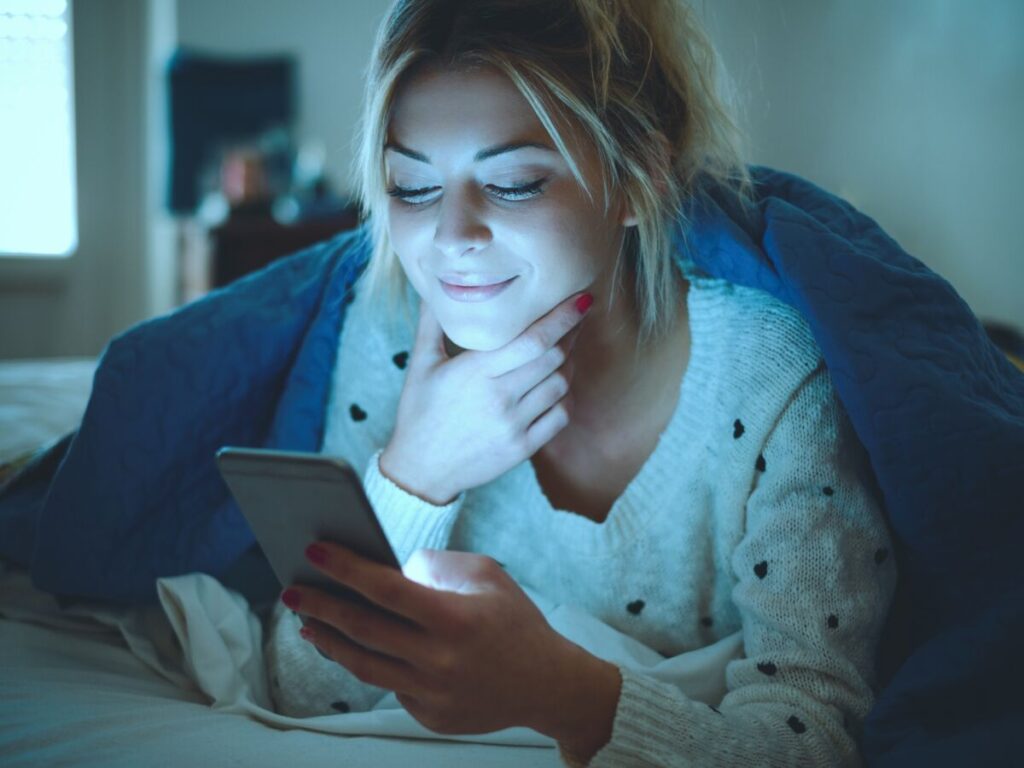 L’impact des écrans sur le sommeil de toute la famille