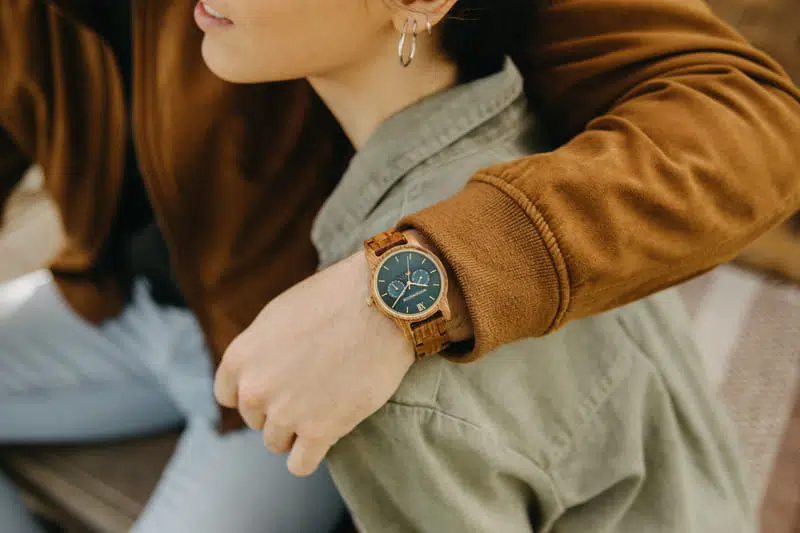 Les montres en bois parfaites à offrir pour la fête des mères