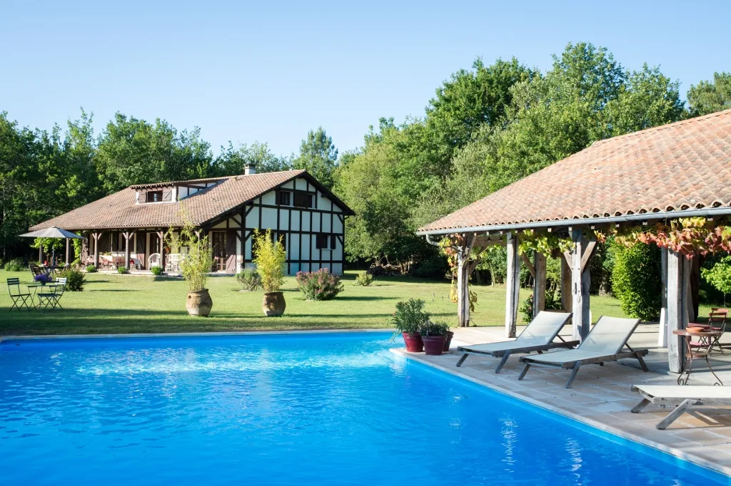 Villadelice : Louer une piscine pour un séminaire