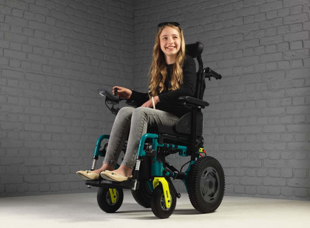 Gagner en autonomie avec le fauteuil roulant électrique pliable