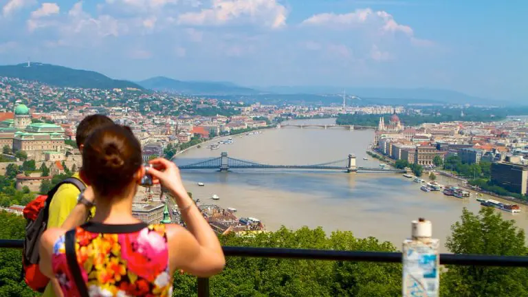 Découvrir les endroits incontournables à visiter pendant un séjour de tourisme dentaire en Hongrie