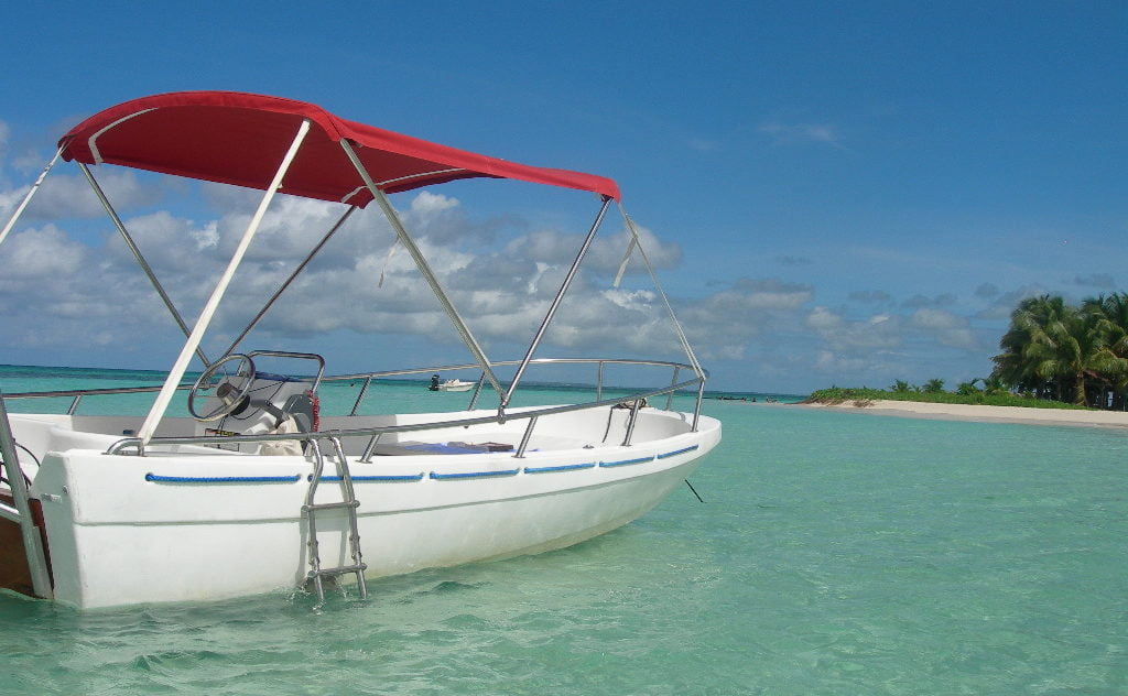 Naviguez en toute liberté avec Karuloc : Location de Bateaux en Guadeloupe
