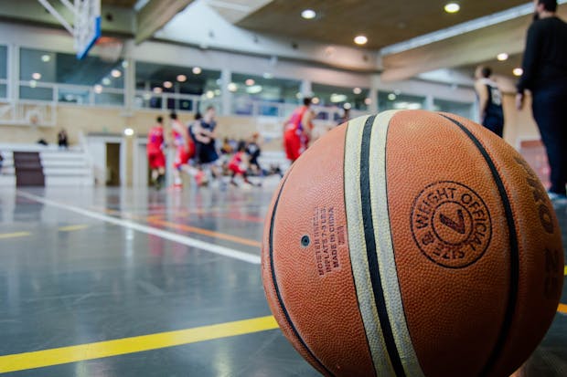 Le potentiel de votre terrain de basket avec des dalles