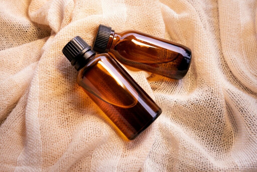 Huile essentielle d’Ylang-ylang : bienfaits et utilisation au quotidien