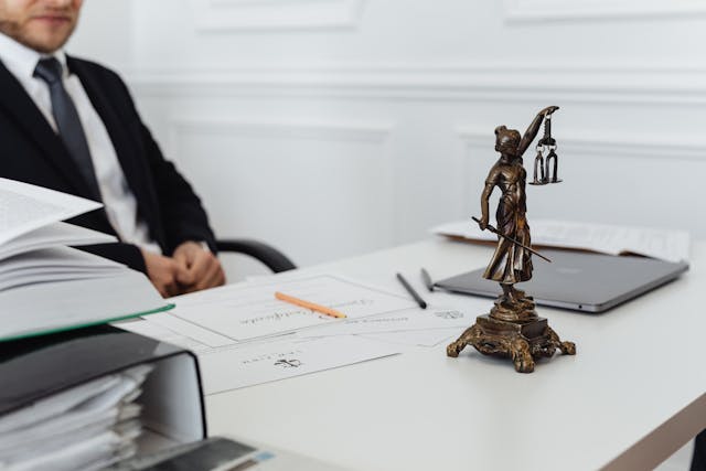 Avocat spécialisé : quels avantages par rapport à un avocat généraliste ?