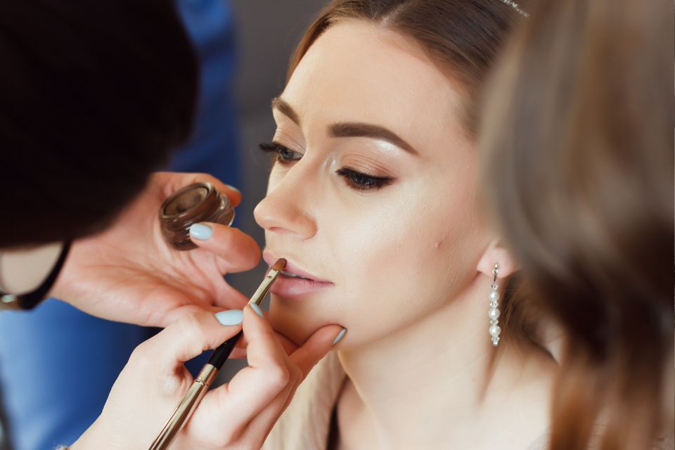 Nos conseils pour réussir un maquillage nude sans paraître effacée !