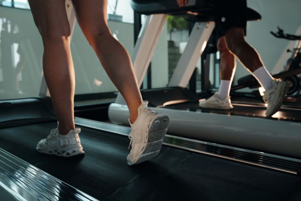 La marche inclinée est-elle vraiment efficace pour affiner la silhouette ?