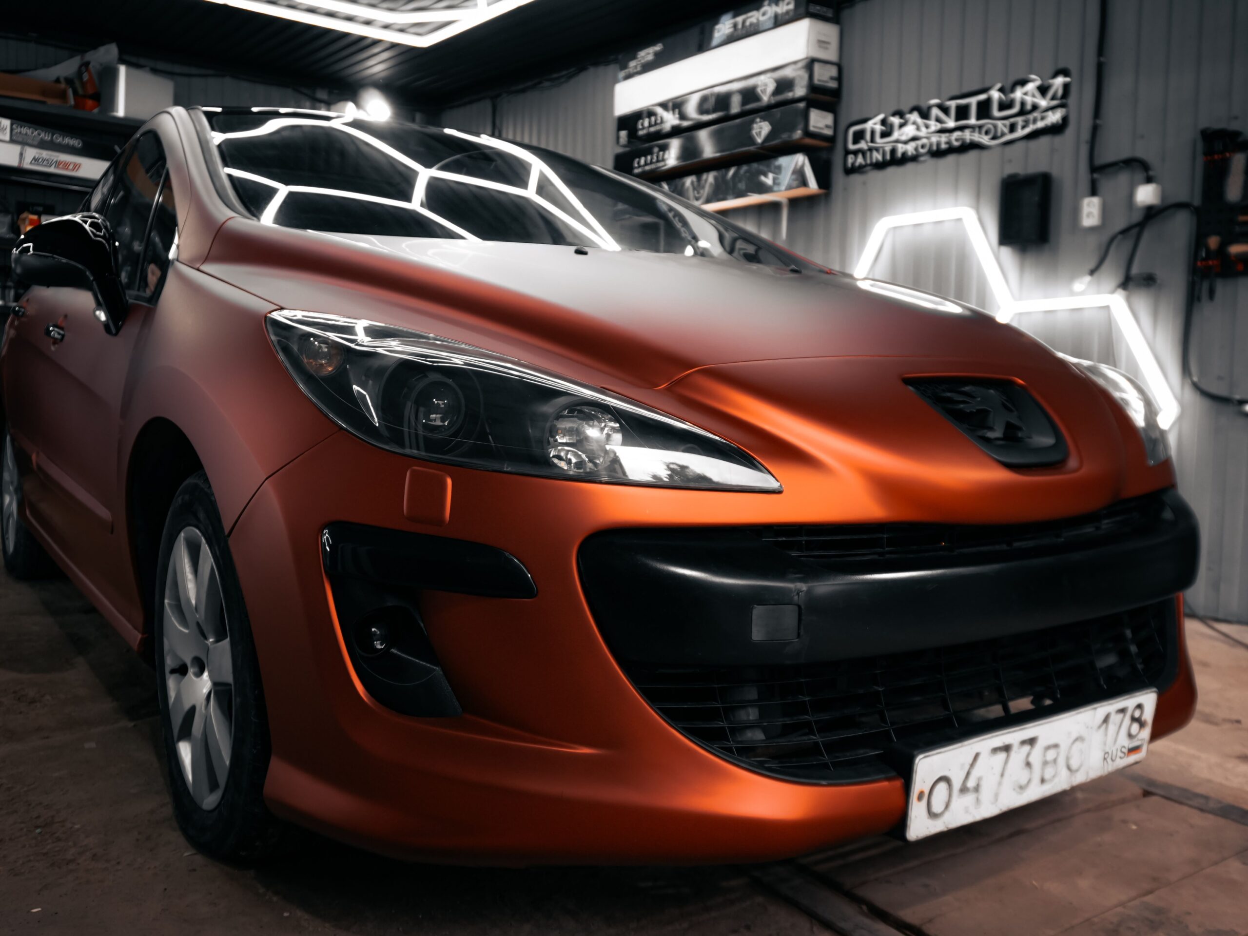 Pièce de carrosserie Peugeot neuve ou d’occasion : que choisir ?