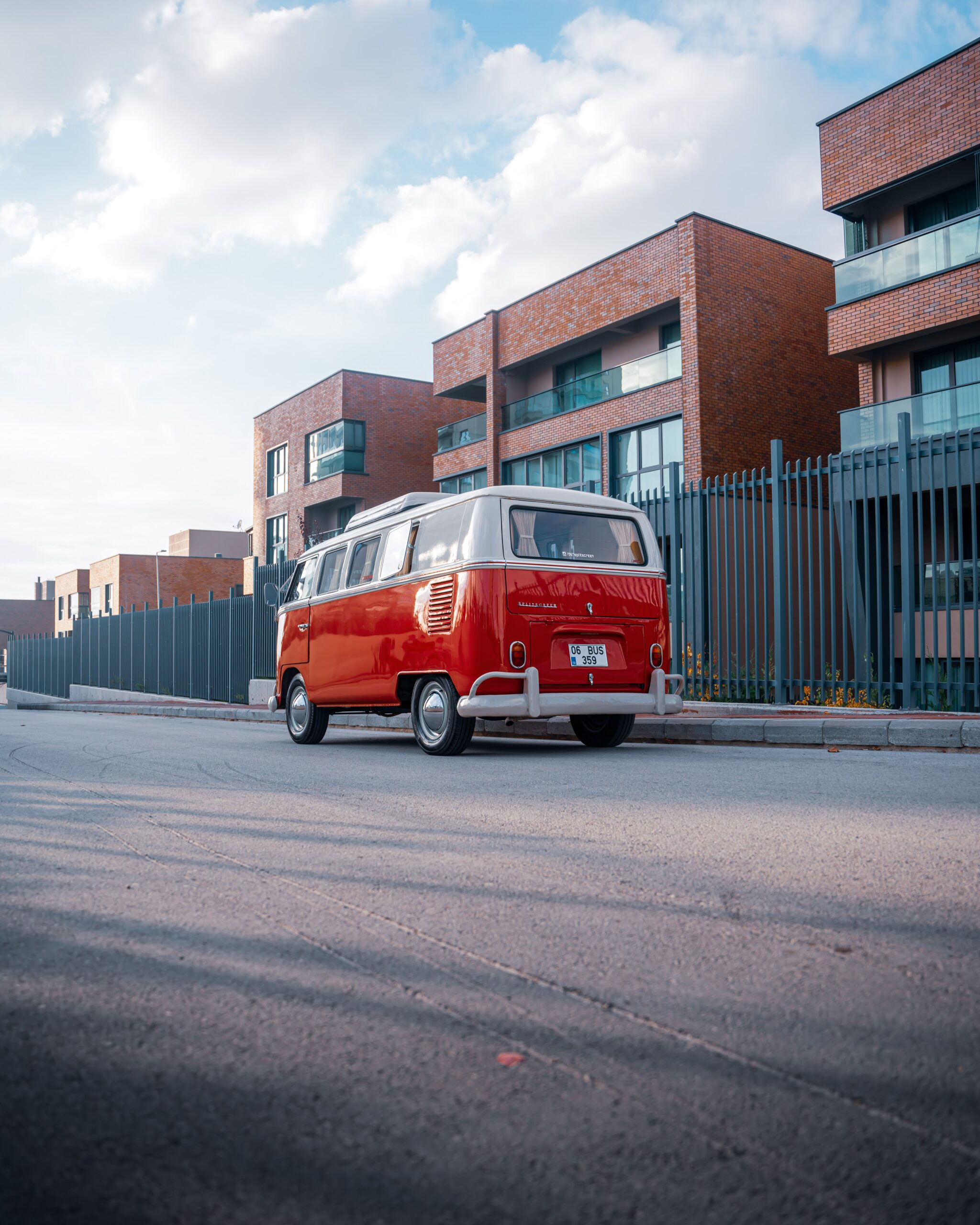 Location minibus pour mariage : comment organiser le transport des invités ?