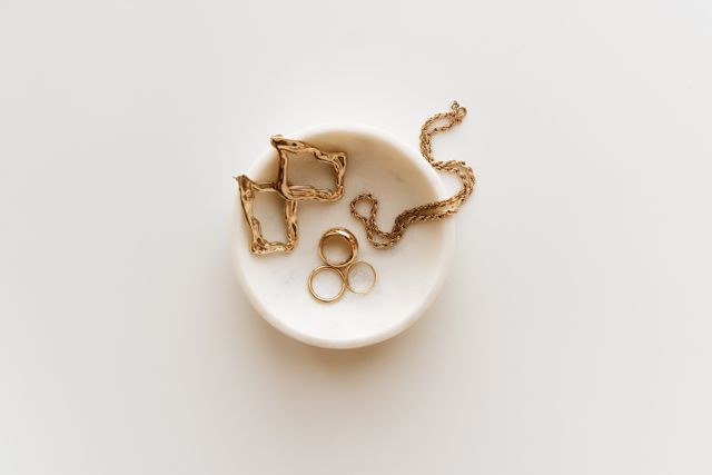 Comment reconnaître des bijoux plaqués or de qualité ?